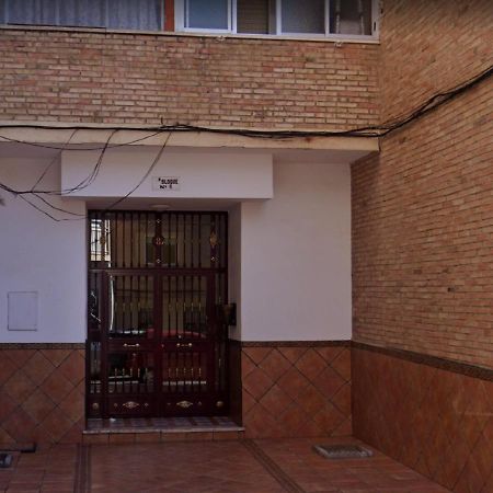 Apartamento 3 Dormitorios Frente A Hospital De Traumatologia Гранада Екстериор снимка