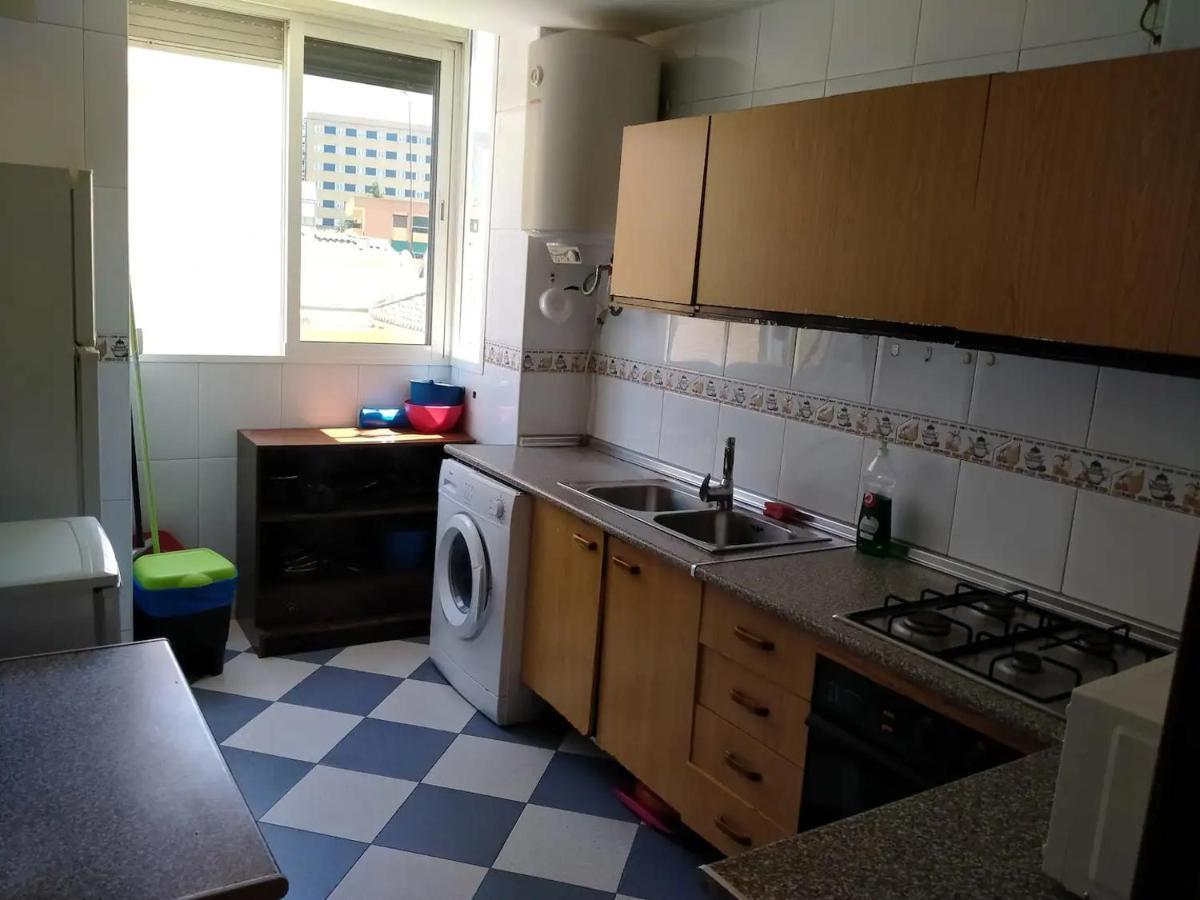Apartamento 3 Dormitorios Frente A Hospital De Traumatologia Гранада Екстериор снимка